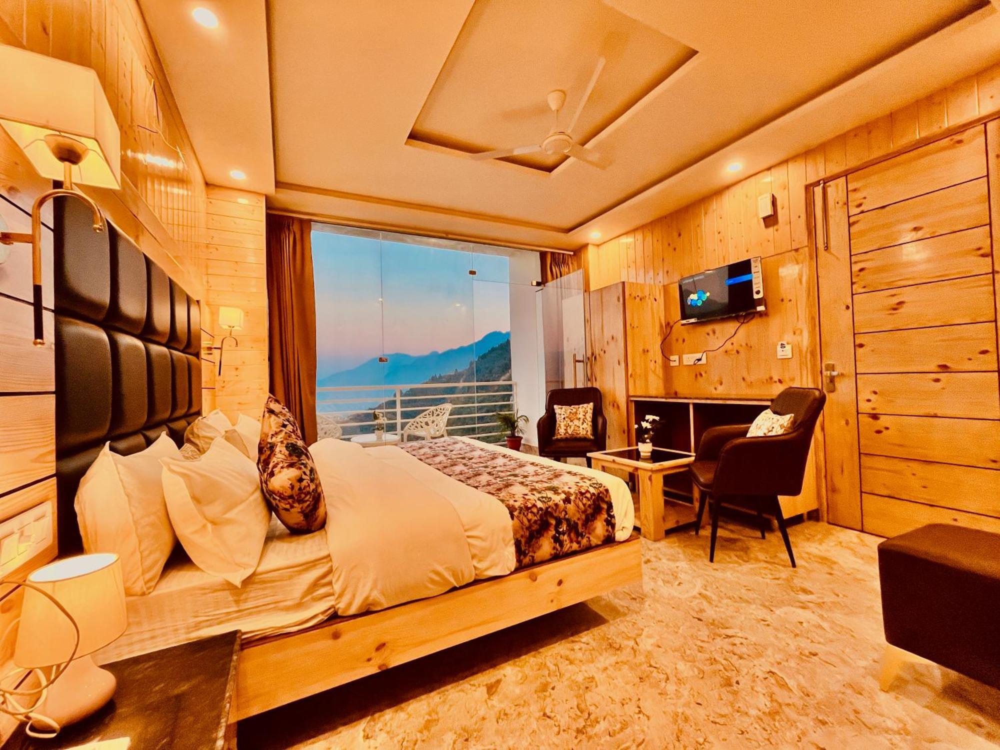 Hotel Classic Crown - #Scenic Mountain View #Open Terrace #Parking #Premium Rooms With Balcony #Guest Preferred #Best Selling Hotel In Mussoorie Exterior foto