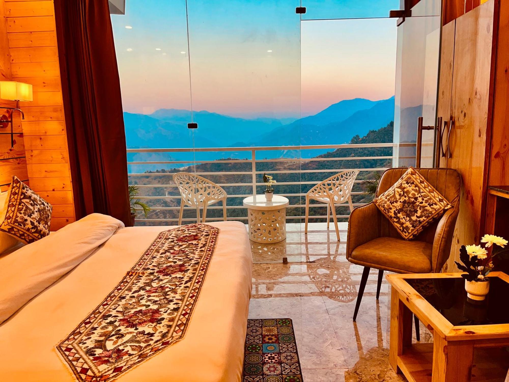 Hotel Classic Crown - #Scenic Mountain View #Open Terrace #Parking #Premium Rooms With Balcony #Guest Preferred #Best Selling Hotel In Mussoorie Exterior foto