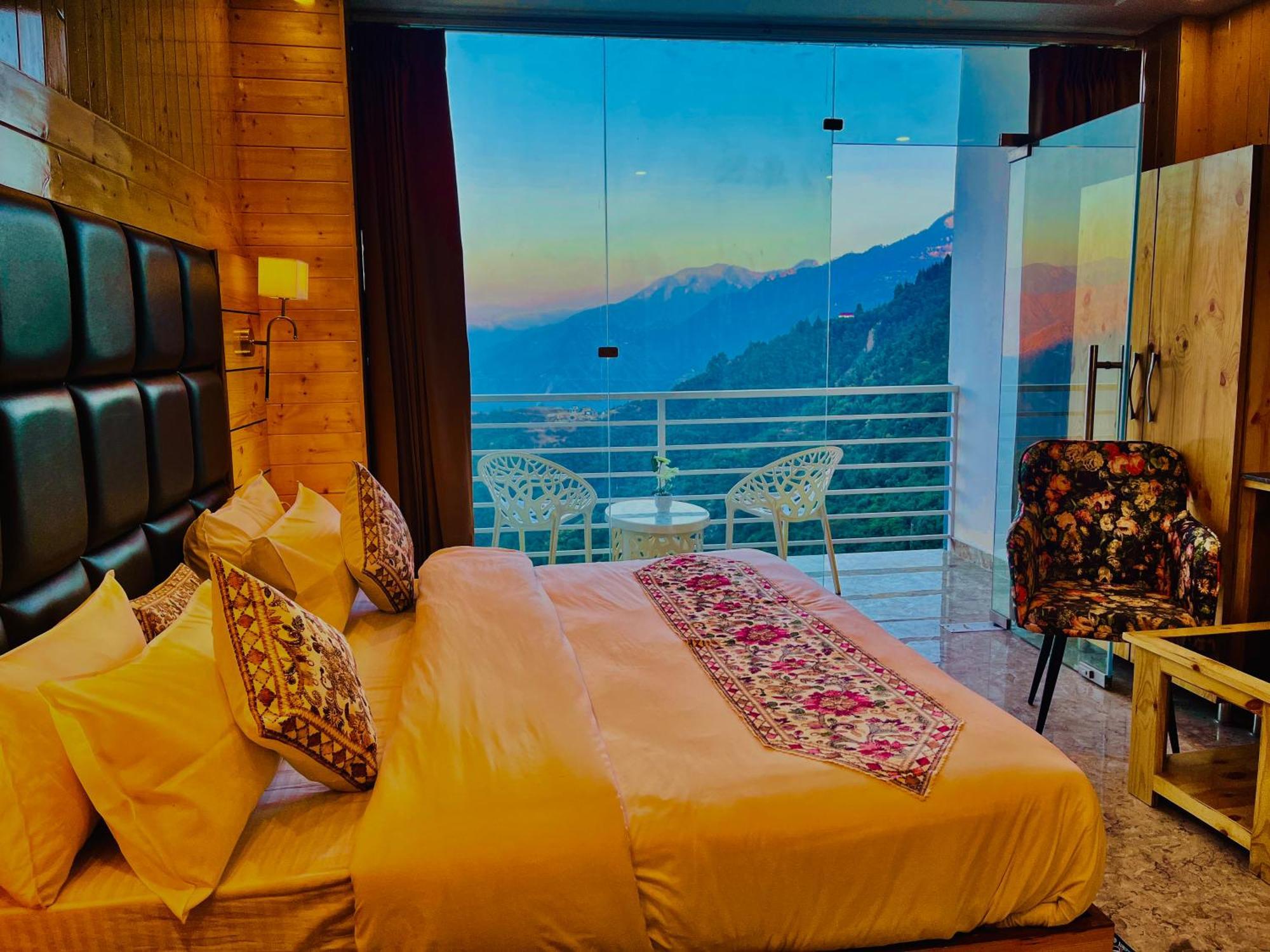 Hotel Classic Crown - #Scenic Mountain View #Open Terrace #Parking #Premium Rooms With Balcony #Guest Preferred #Best Selling Hotel In Mussoorie Exterior foto