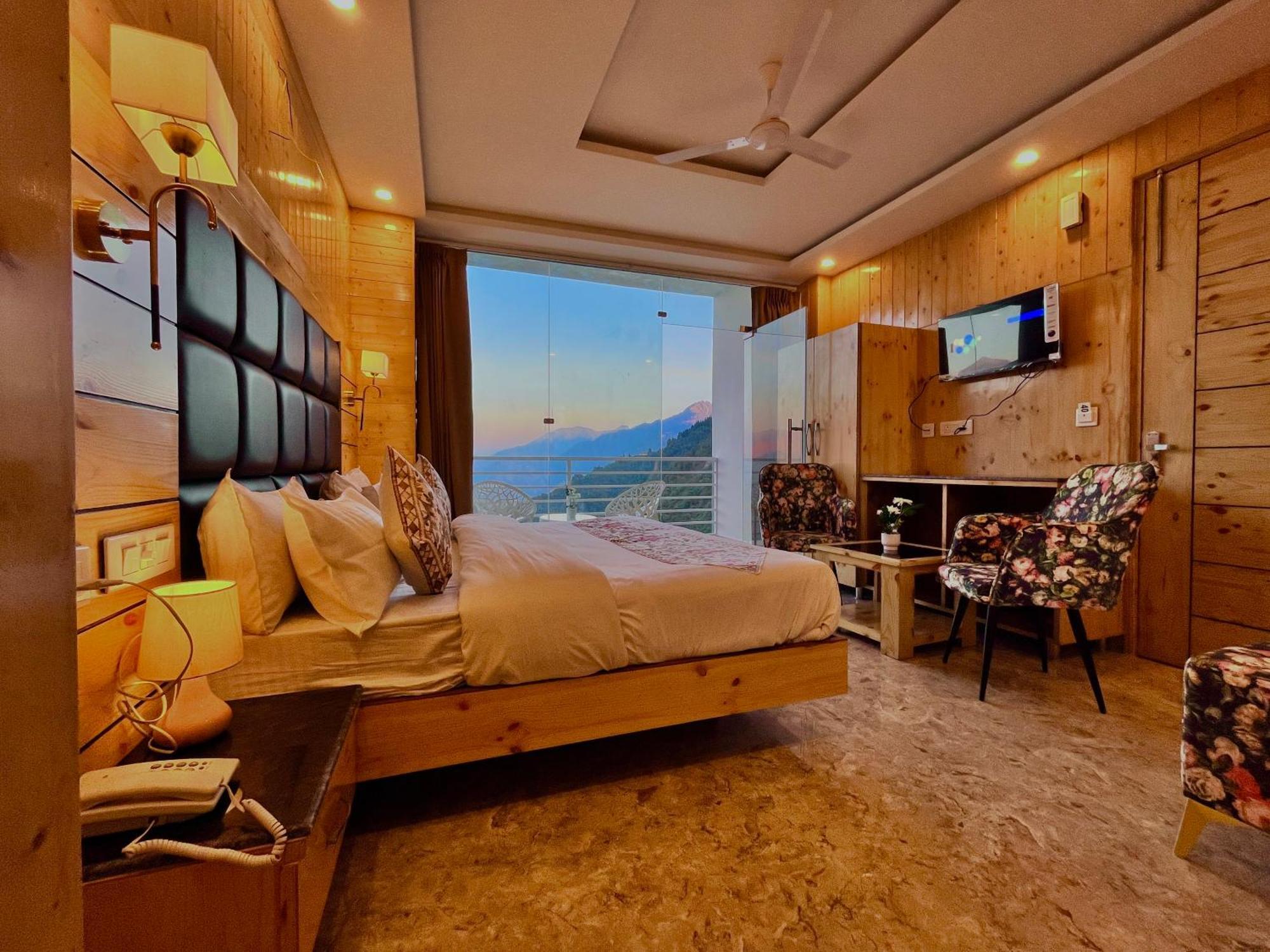 Hotel Classic Crown - #Scenic Mountain View #Open Terrace #Parking #Premium Rooms With Balcony #Guest Preferred #Best Selling Hotel In Mussoorie Exterior foto