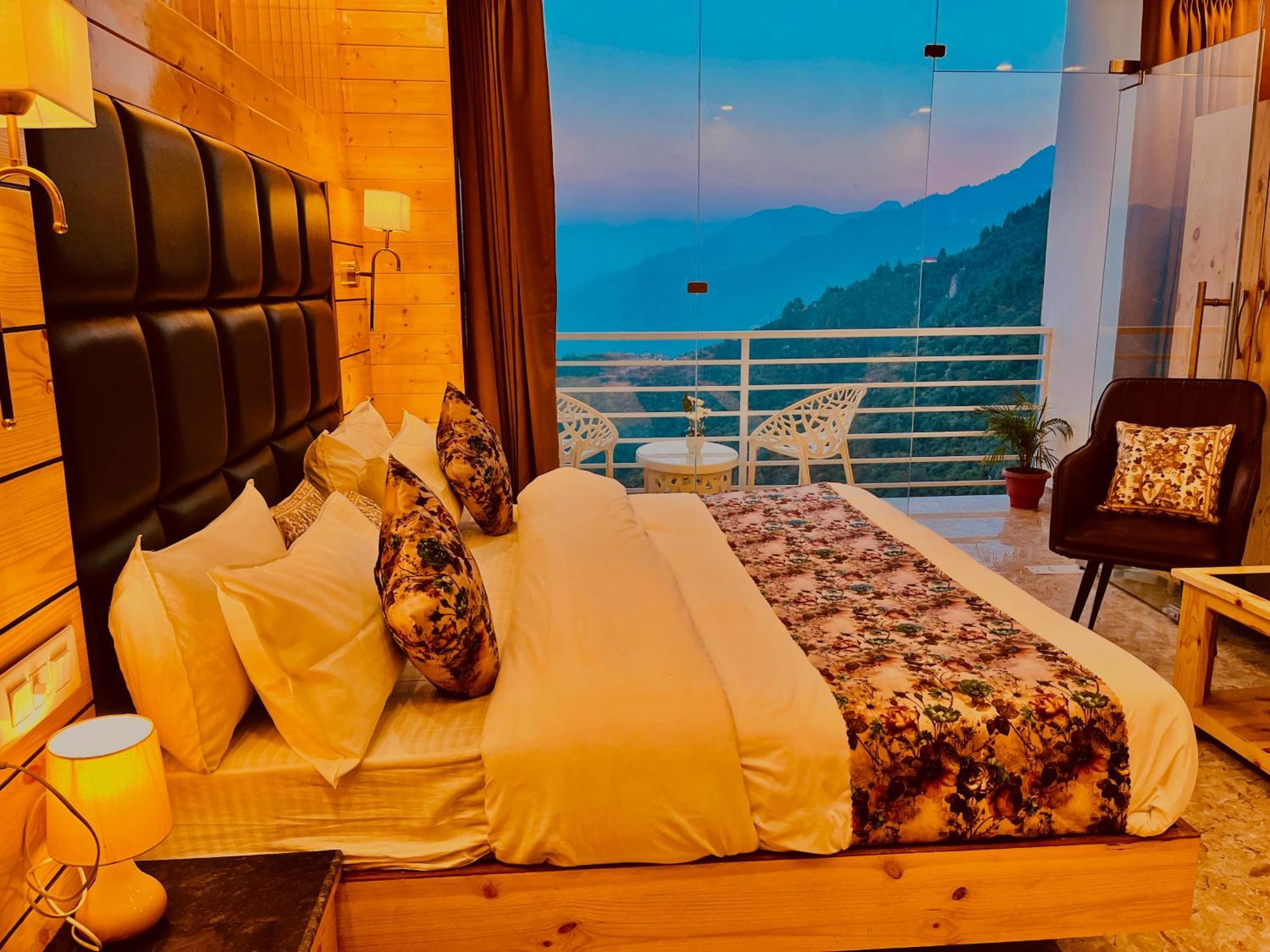 Hotel Classic Crown - #Scenic Mountain View #Open Terrace #Parking #Premium Rooms With Balcony #Guest Preferred #Best Selling Hotel In Mussoorie Exterior foto