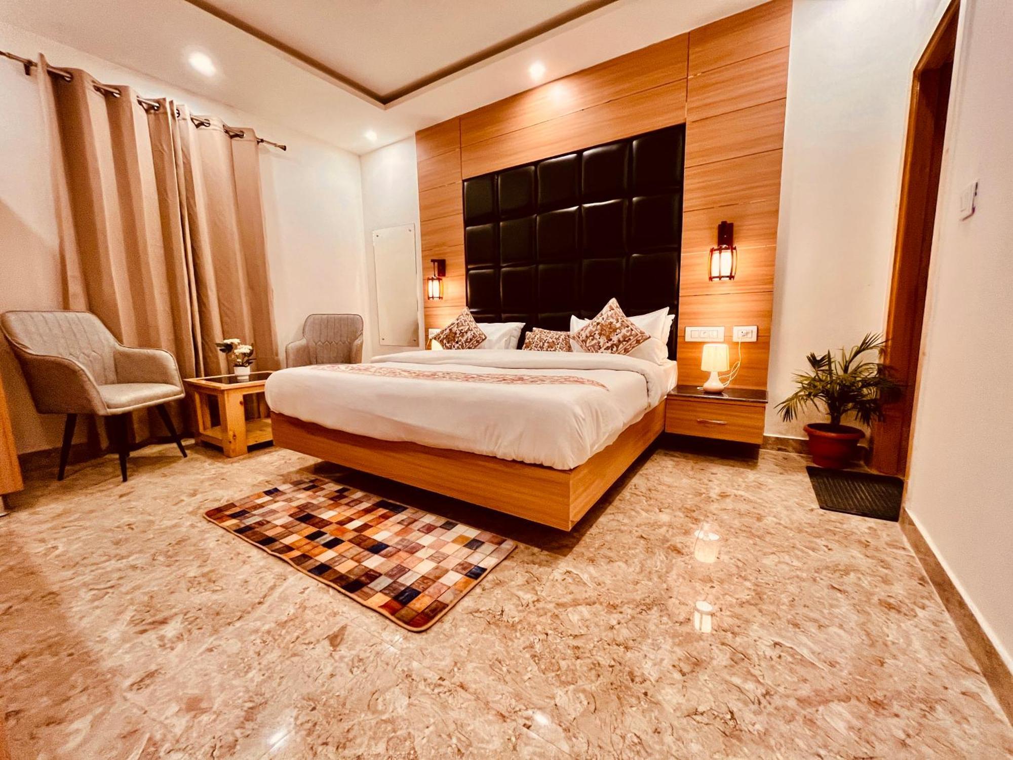 Hotel Classic Crown - #Scenic Mountain View #Open Terrace #Parking #Premium Rooms With Balcony #Guest Preferred #Best Selling Hotel In Mussoorie Exterior foto