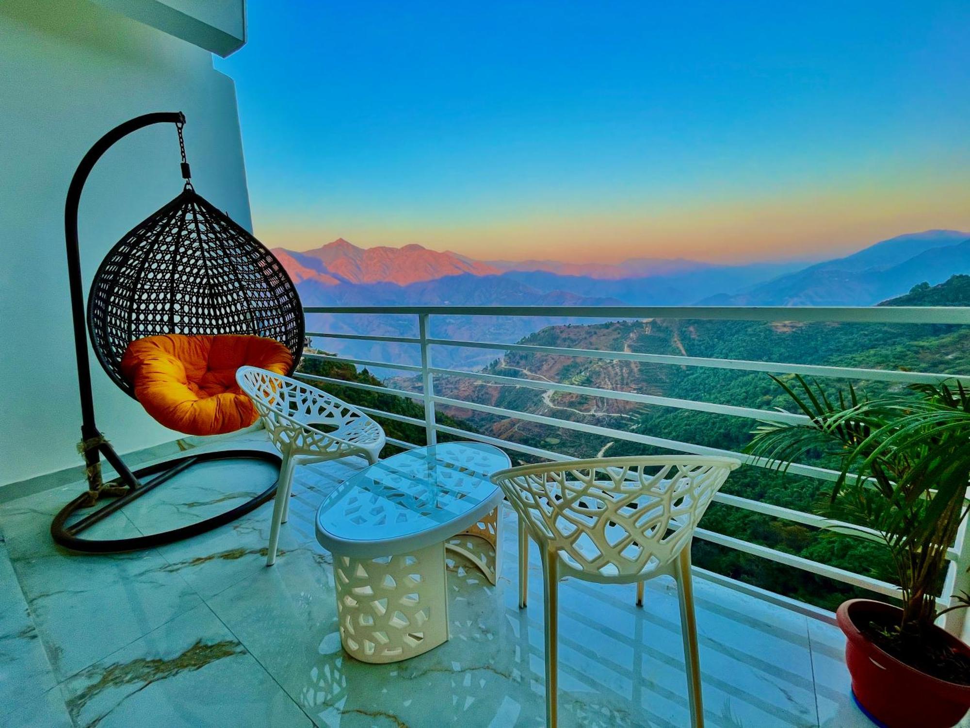 Hotel Classic Crown - #Scenic Mountain View #Open Terrace #Parking #Premium Rooms With Balcony #Guest Preferred #Best Selling Hotel In Mussoorie Exterior foto