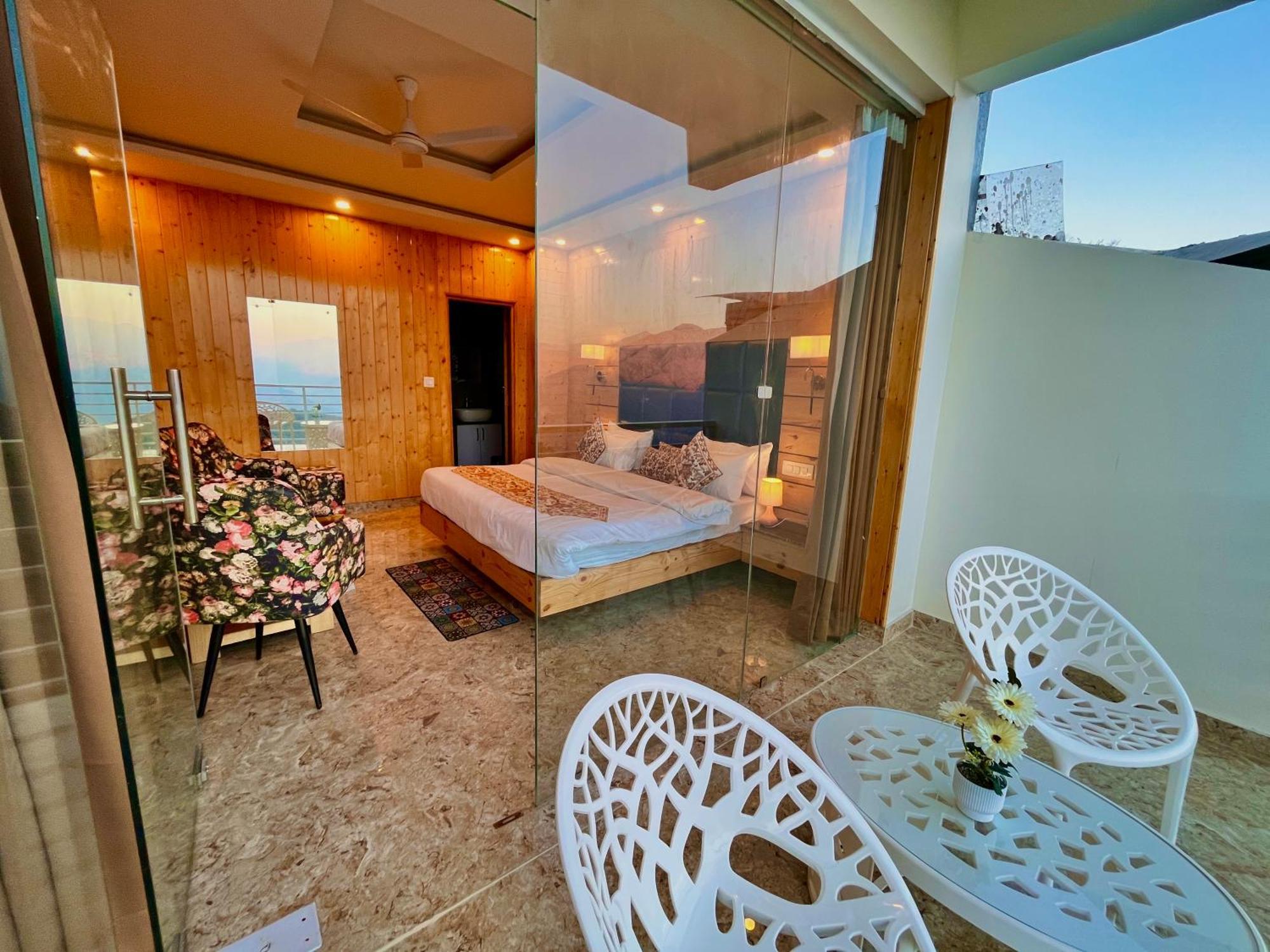 Hotel Classic Crown - #Scenic Mountain View #Open Terrace #Parking #Premium Rooms With Balcony #Guest Preferred #Best Selling Hotel In Mussoorie Exterior foto