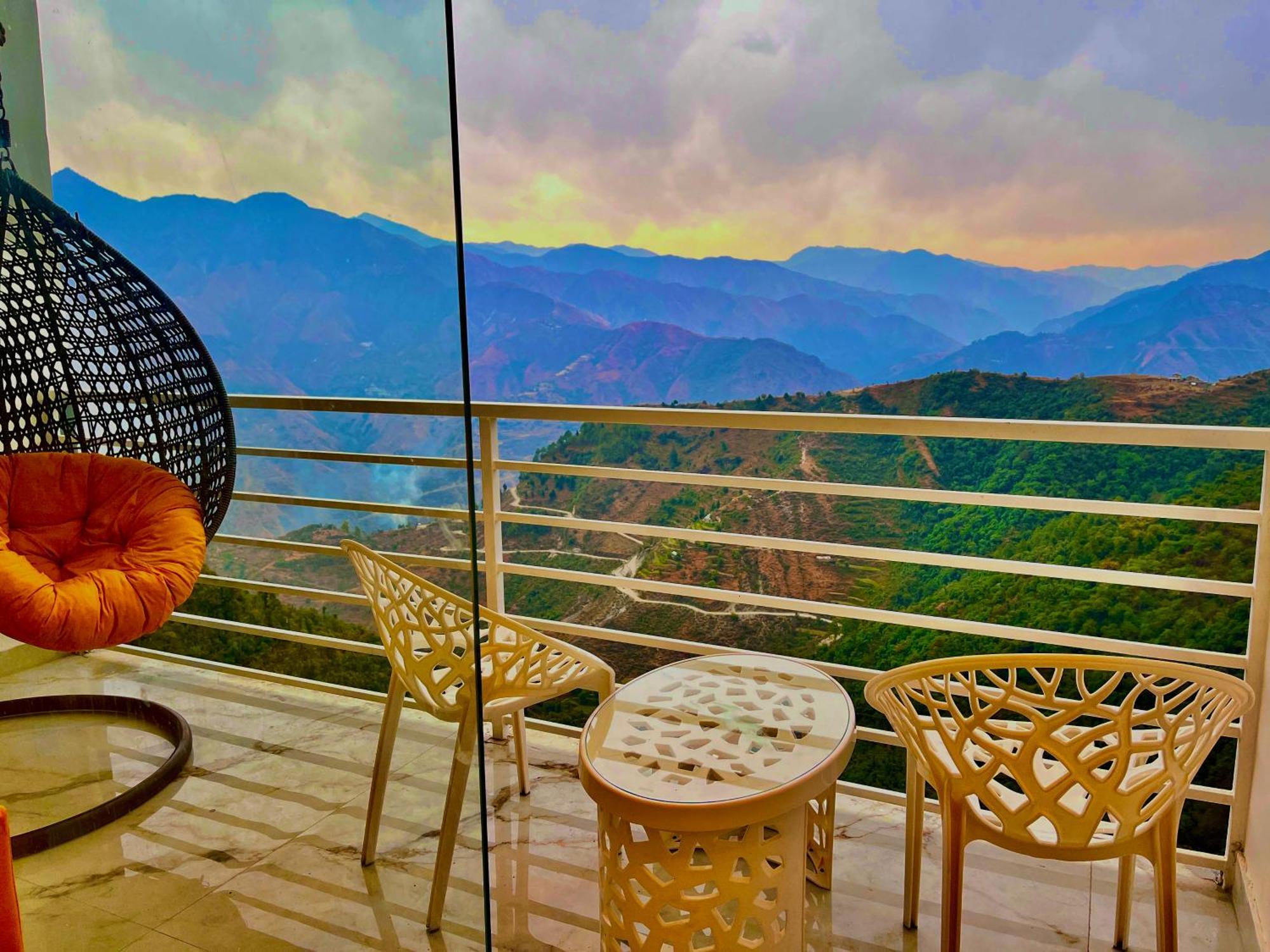 Hotel Classic Crown - #Scenic Mountain View #Open Terrace #Parking #Premium Rooms With Balcony #Guest Preferred #Best Selling Hotel In Mussoorie Exterior foto
