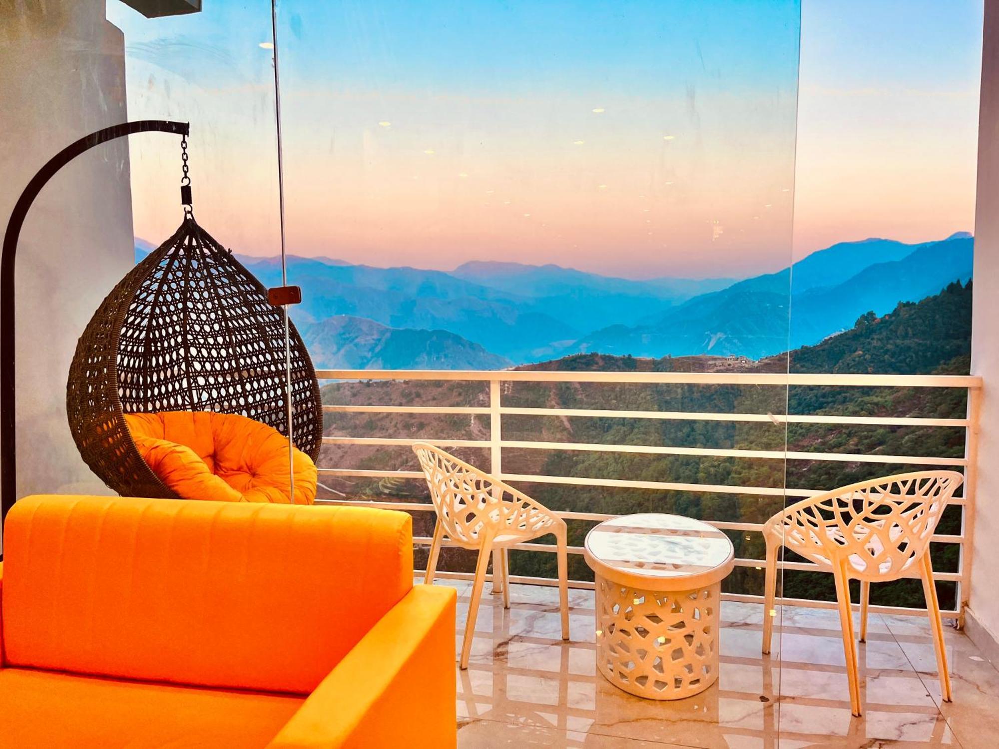 Hotel Classic Crown - #Scenic Mountain View #Open Terrace #Parking #Premium Rooms With Balcony #Guest Preferred #Best Selling Hotel In Mussoorie Exterior foto